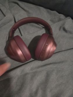Brookstone head phones have box