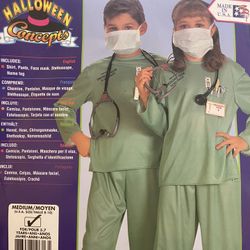 New Kid’s Deluxe Doctor Costume. Size 8/10 Includes Accessories 