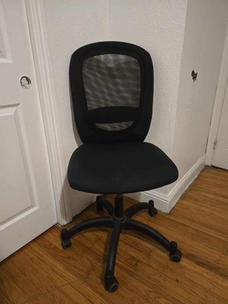 Black Desk Chair