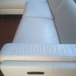 SECTIONAL GENUINE LEATHER RECLINER ELECTRIC WHITE COLOR.. DELIVERY SERVICE AVAILABLE 🚚💥🚚