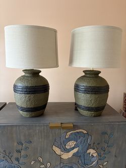2 lamps