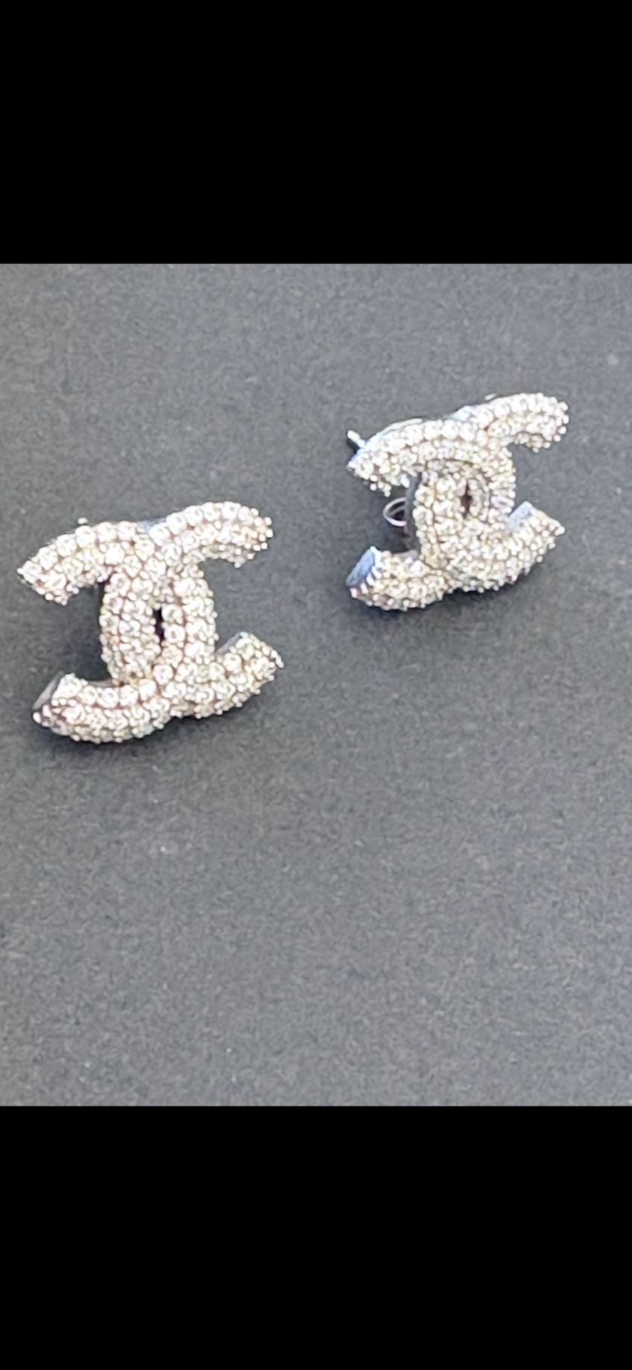 1 Carat Diamond  Earrings In White Gold