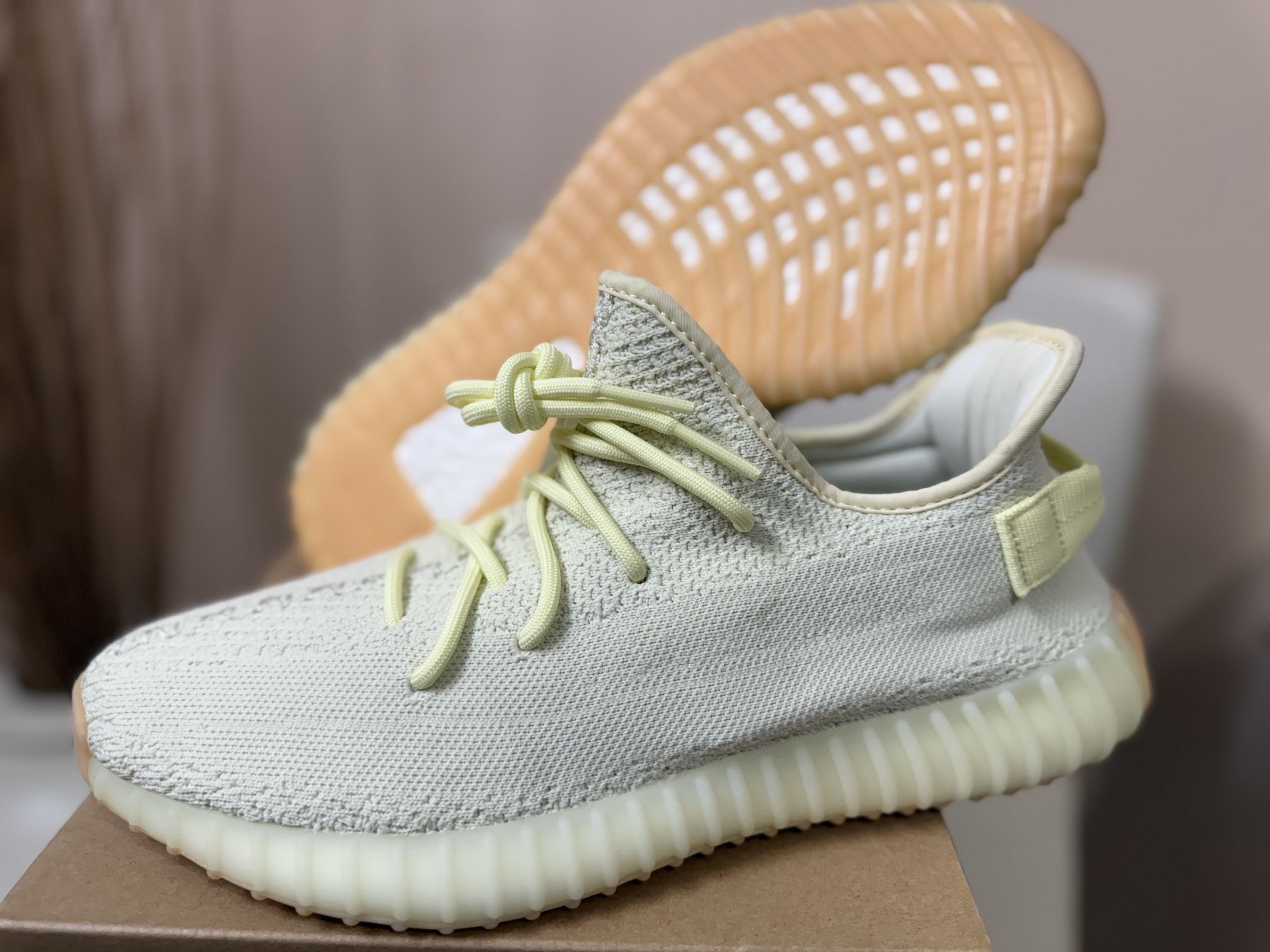 Adidas Yeezy boost 350 v2 Butter brand new size 10.5