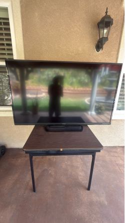 70” Sharp Aquos Model: LC-70LE650U