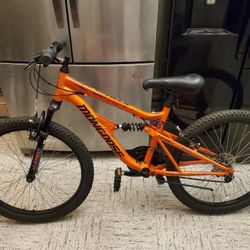 Mongoose Standoff 24 Inch Mountain Bike Like New 