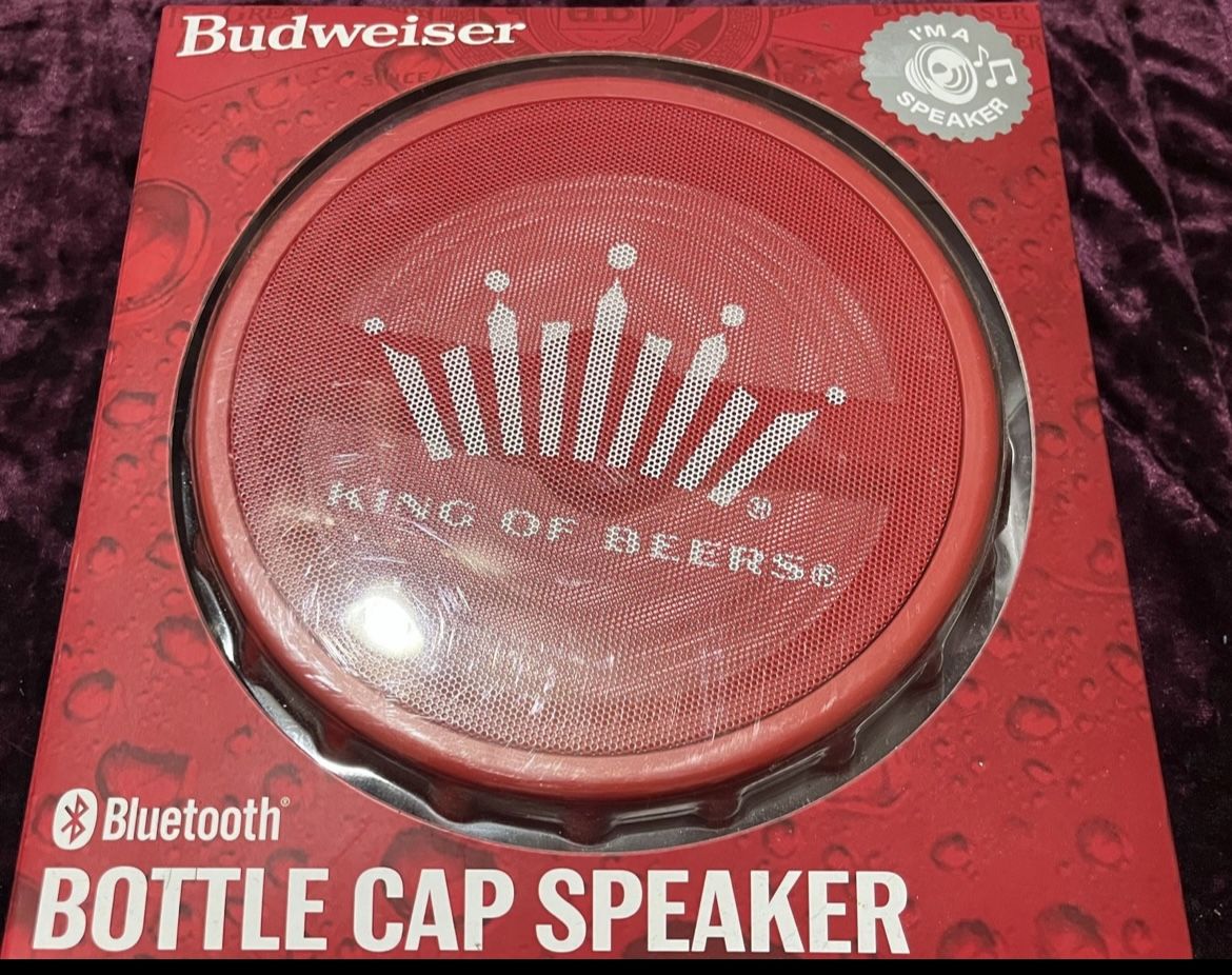 Budweiser Bottle Cap Bluetooth Speaker / FM Radio
