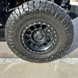 Nitto 35x12.5x17 Ridge Grappler 
