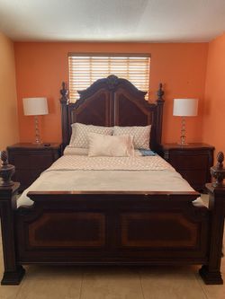 Rooms To Go Queen 5pc Bedroom Set