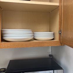 Porcelain Plate Set