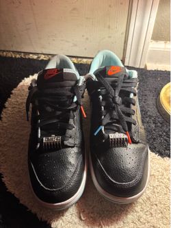 Nike dunk low barbershops 9.5 Men Size