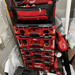 Milwaukee M18 Fuel Pack out set