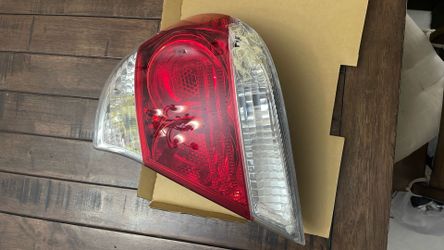 2005 -2006 Toyota Camry Right Side Tail Light