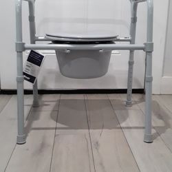 Commode Toilet 