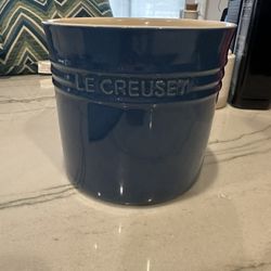 Large Le Creuset Utensil Crock