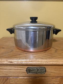 Vintage 4.5 Revere Ware Copper Bottom Dutch Oven.       B
