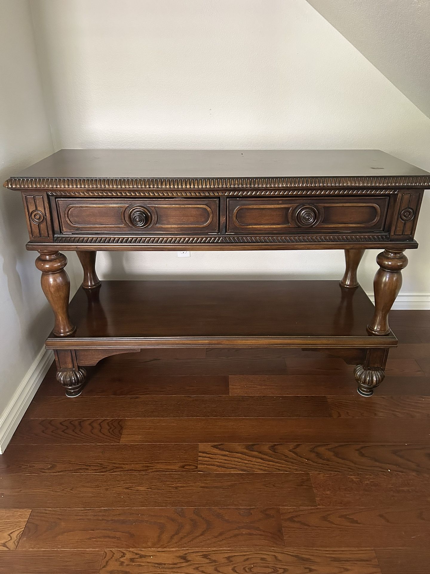 Stunning Mahogany Two-Tier Console Table / Buffet – Exquisite Craftsmanship, Solid Wood