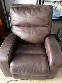 Leather Sofa/Electronic Recliner