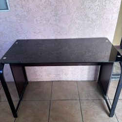 Black Desk