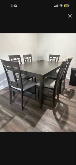NEW IN BOXBeautiful Wood Grey Dining Table + 6 Chairs Set