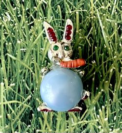 Vintage Large Gold Tone Blue Jelly Belly Rabbit Pin
