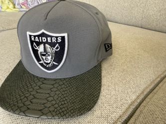 Oakland raiders new era SnapBack hat adjustable, not Nike, Mitchell & ness