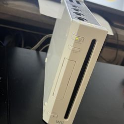 Nintendo Wii White (Console Only) Tested Working No Cords Clean 