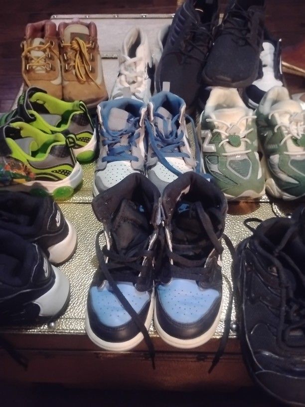 Kids Tennis Shoes