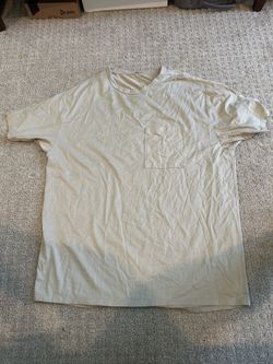 Lululemon men’s fundamental shirt