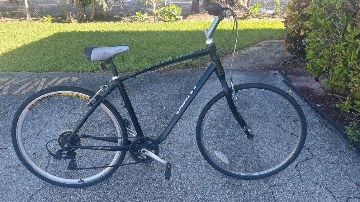 700 X 38c (28 Inches) Tires Giant Cypress Bicycle,  I Don't Share My Phone Number. 