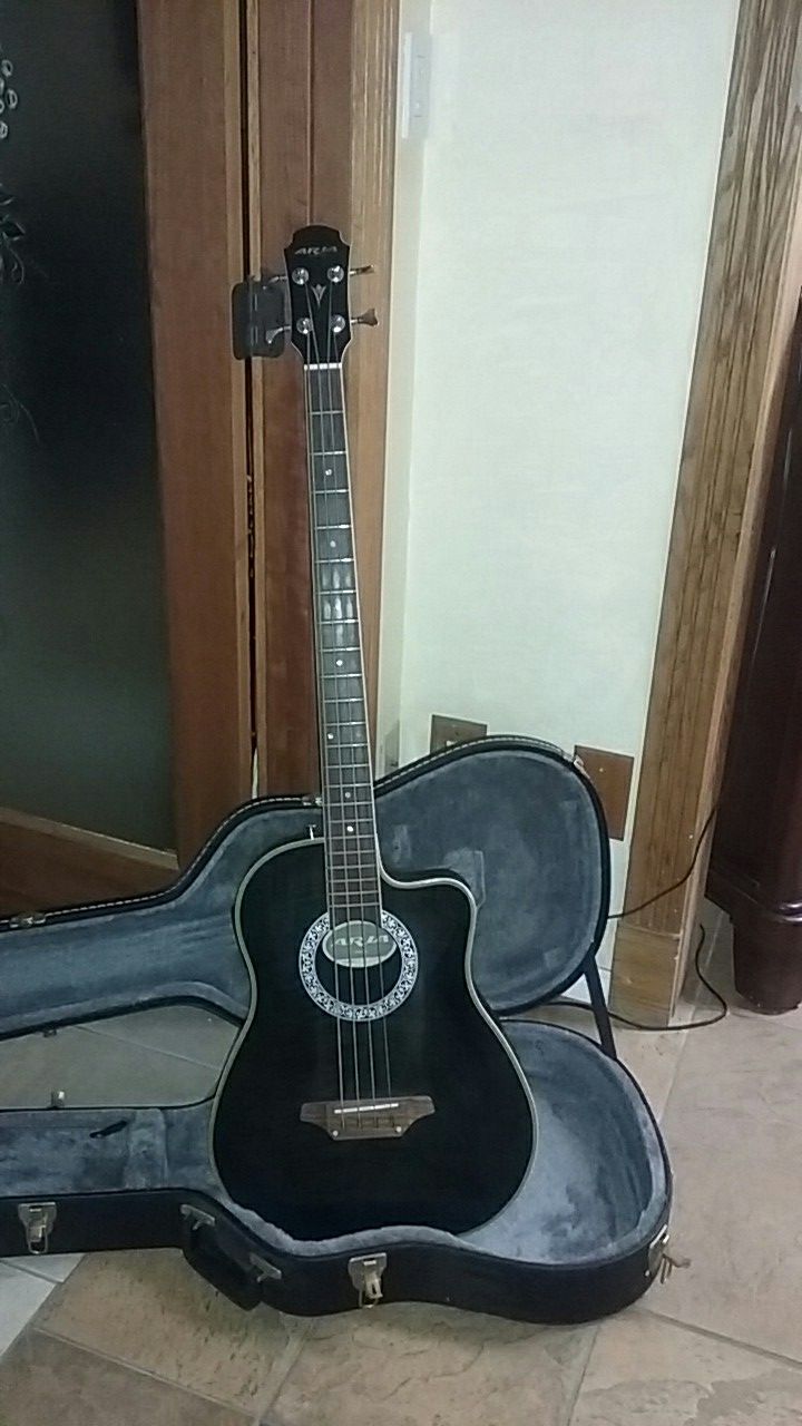 BASE GUITAR WITH CASE