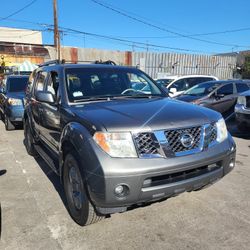 2005 Nissan Pathfinder 