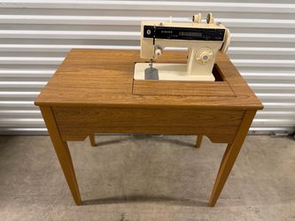 Singer Sewing Machine with Wood Cabinet Table