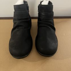 Easy Street Chief Comfort Ankle Boots 