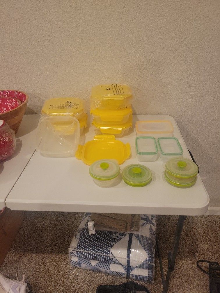 Tupperware NEW Lock And Lock