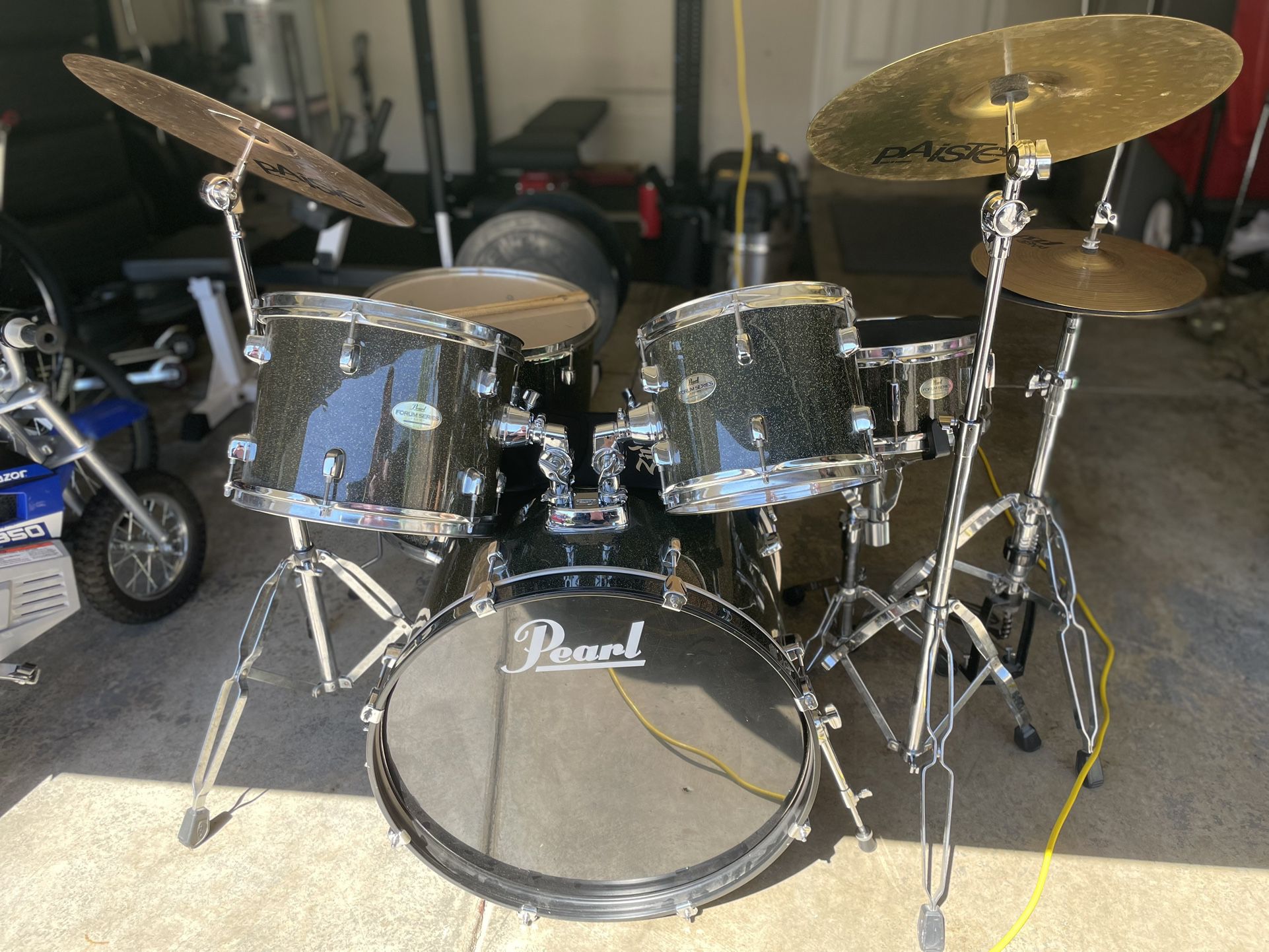 Pearl Drum Set / Kit