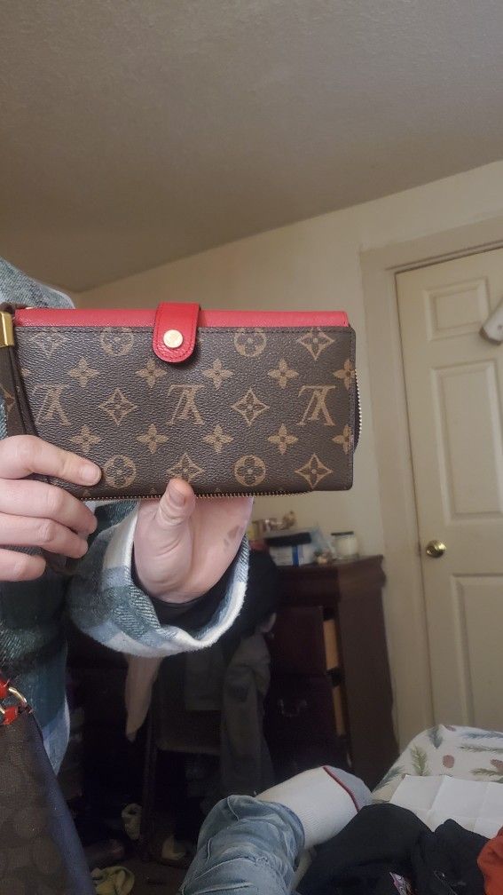 LV Wallet