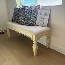 End Bench + Decor 