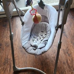 Graco. Compact Baby Swing