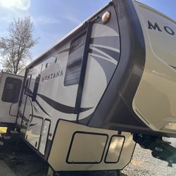 2016 Montana High Country 3660RL Fifth Wheel