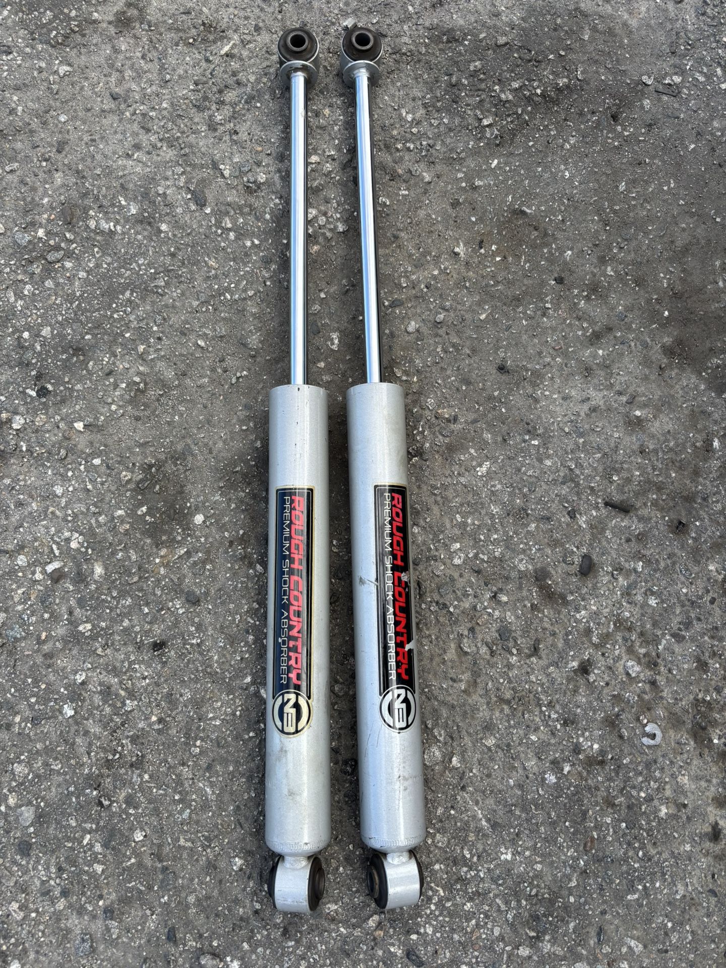 Chevy Silverado GMC sierra 1500 rear shocks suspension 