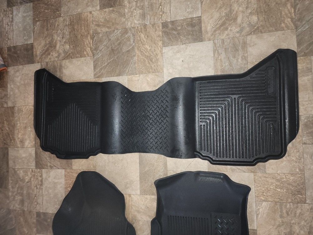 Husky floorboards mats