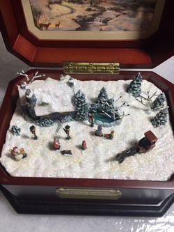 Thomas Kinkades Christmas music box