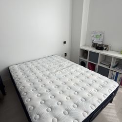 MOVING SALE | Mattress Queen Size with Adjustable Base