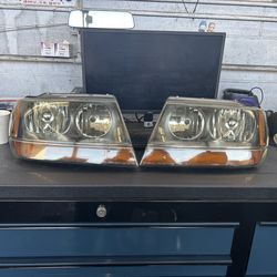 2002 GRAND CHEROKEE HEADLIGHTS