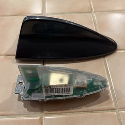 Bmw E92 E90 Gps Sirius Navigation Shark Fin Antenna  With Cover