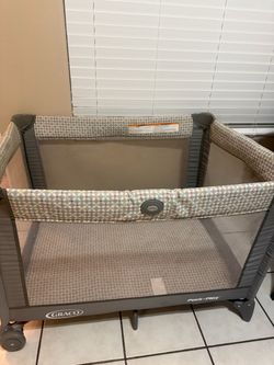 Baby foldable pack and play