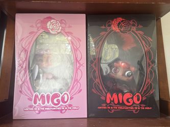 MIGO 400% New Another Me In The World Series Vinyl Plush- Black & White Set