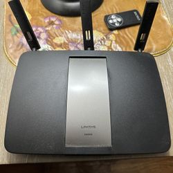 Linksys EA6900 Router