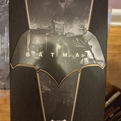 Hot Toys BvS Batman W/ Extras