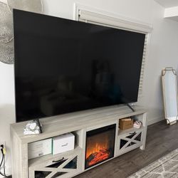 75in Samsung Smart Tv 